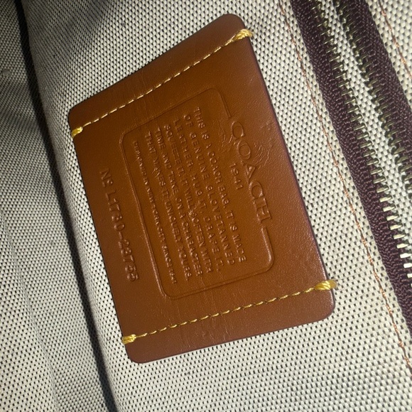 Coach Rogue - 1941 collection - Picture 10 of 10